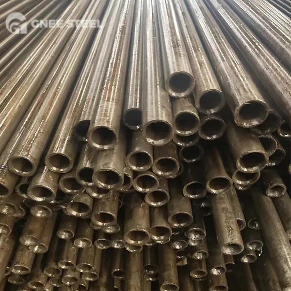 Pipes et tubes en acier doux 15S10